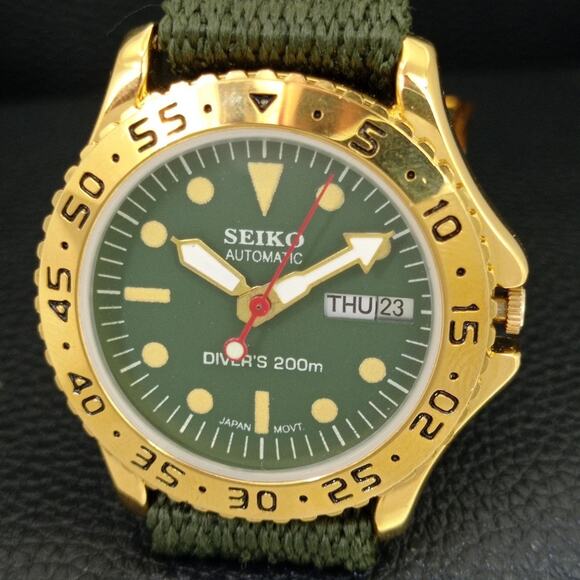 Vintage 1983 Seiko Diver Automatic Mens Gold Watch W/daydate & Green accents - Picture 3 of 9